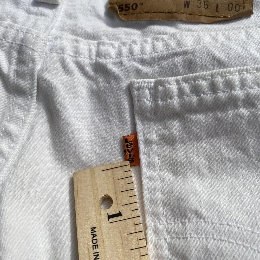 Vintage Levis 550 Shorts Mens 36 White Denim Relaxed Fit Made‎ USA 90s Jeans